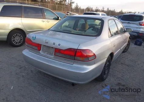 2002 Honda Accord 2.3 Lx z USA, uszkodzony, nr VIN 1HGCG66522A143352